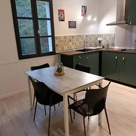 Le St Benoit Apartment *