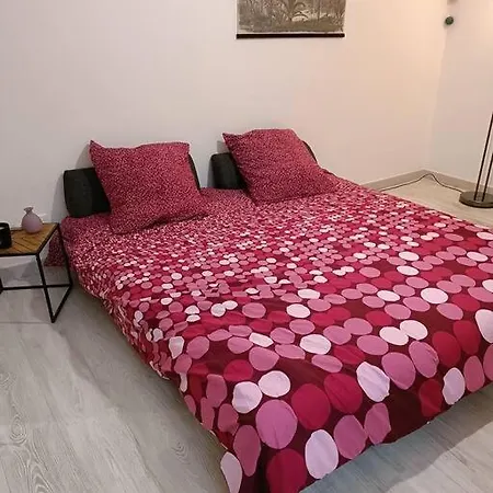 Le St Benoit Apartment *