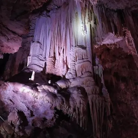 Le St Benoit Saint-Guilhem-le-Desert